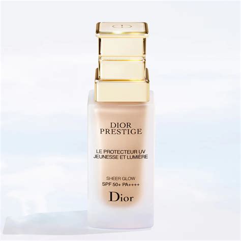 Dior Prestige Le Protecteur UV Jeunesse et Lumière Sheer Glow 